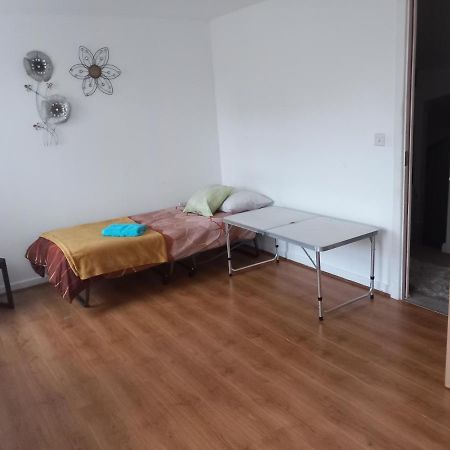 Private Rooms, 2 Showers In 3 Storey Hse, 25 Minutes Walk From Leicester City Centre Екстериор снимка